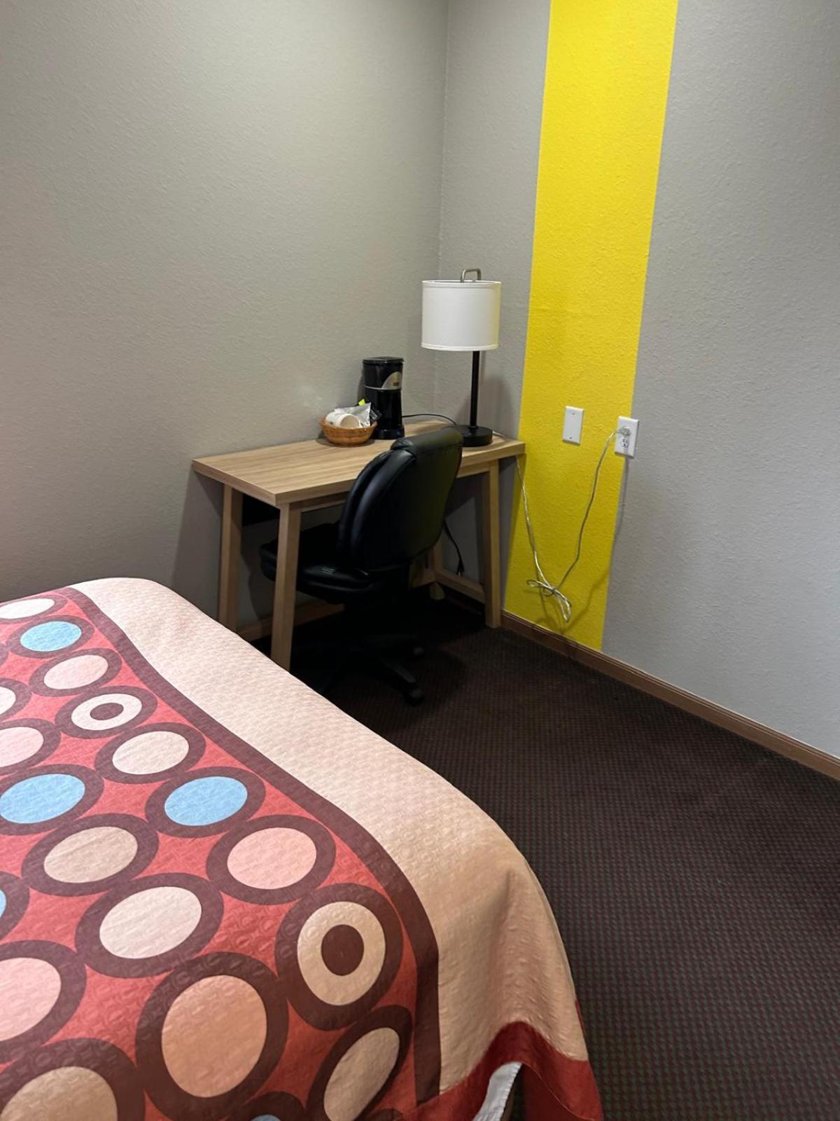 Super 8 By Wyndham Blair Hotell Eksteriør bilde